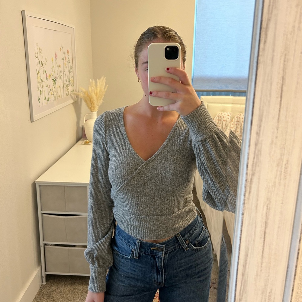 New with tags!!! Cute sweater